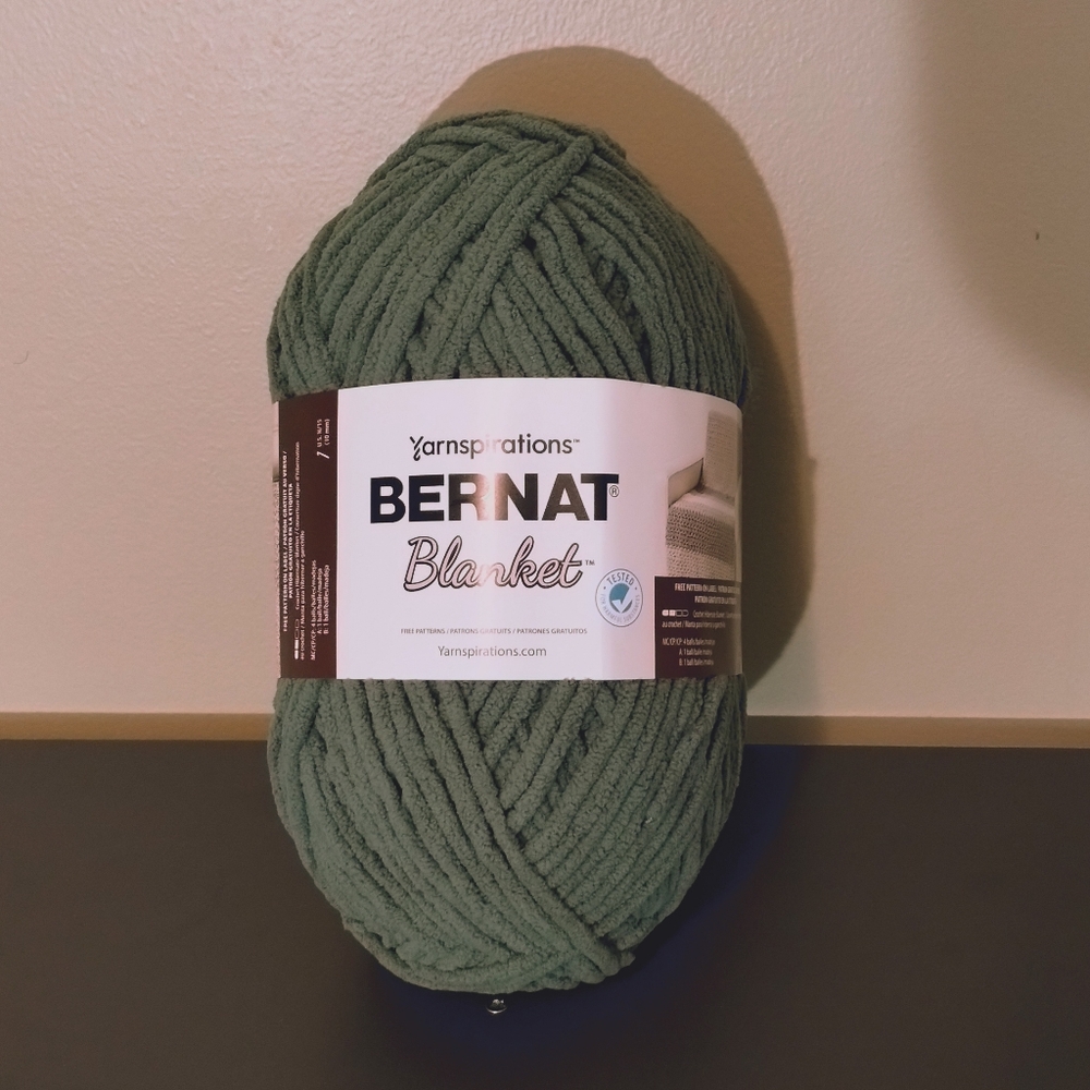 Bernat Blanket Yarn, Smoky Green, Super Bulky, 10.5oz 220 yds NEW